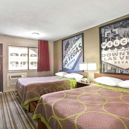 Super 8 By Wyndham Las Vegas Nellis Afb Area Exteriér fotografie