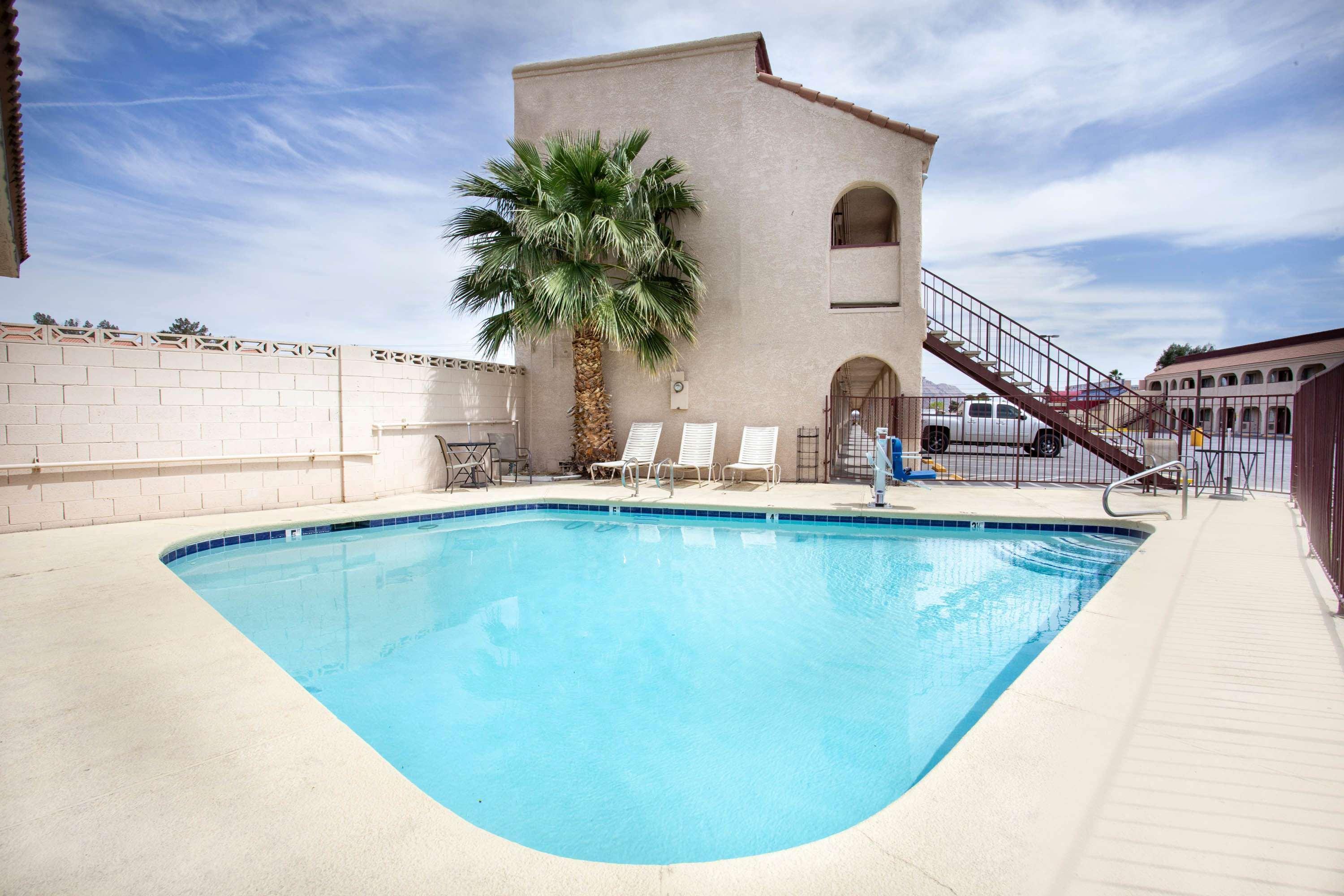 Super 8 By Wyndham Las Vegas Nellis Afb Area Exteriér fotografie