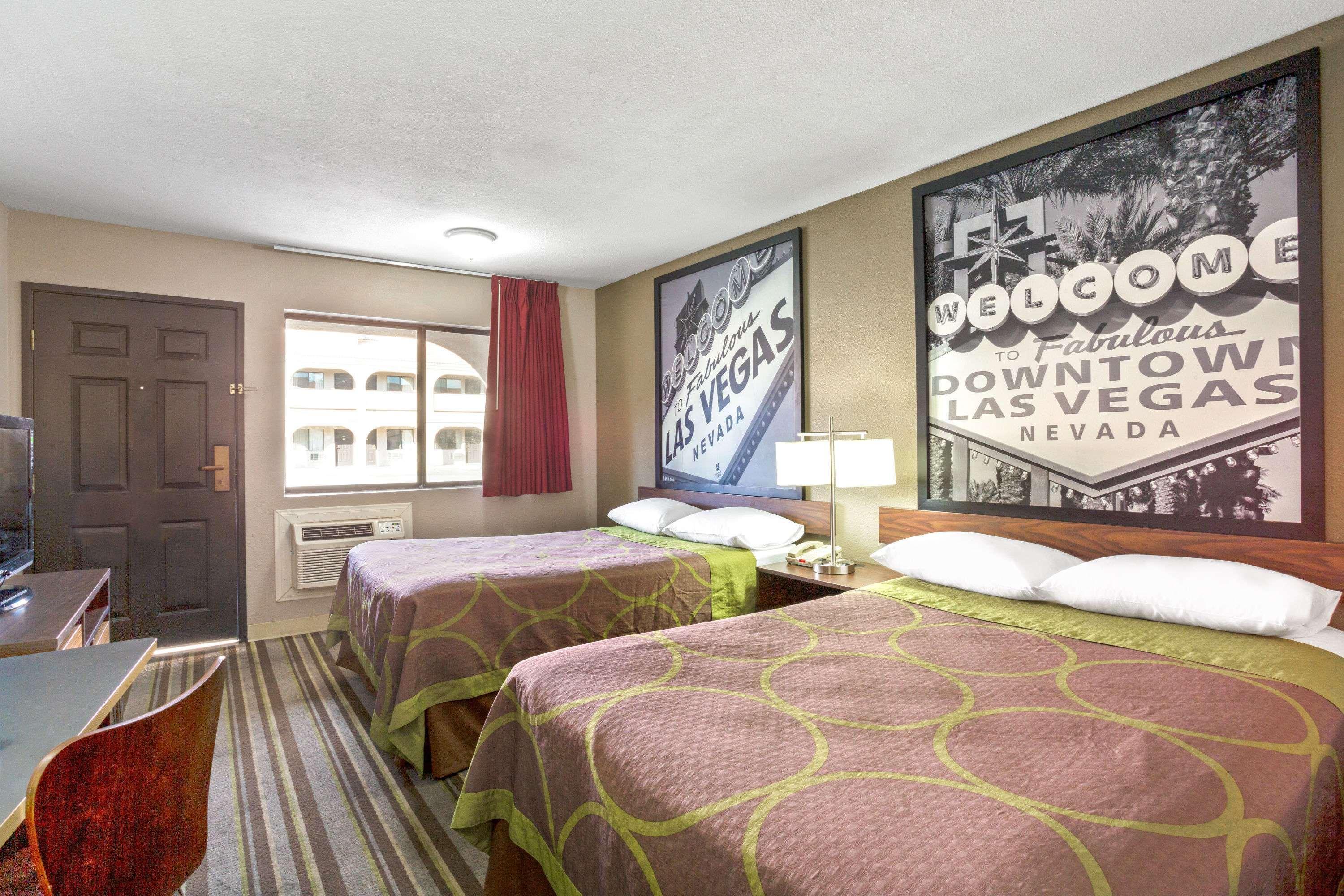 Super 8 By Wyndham Las Vegas Nellis Afb Area Exteriér fotografie