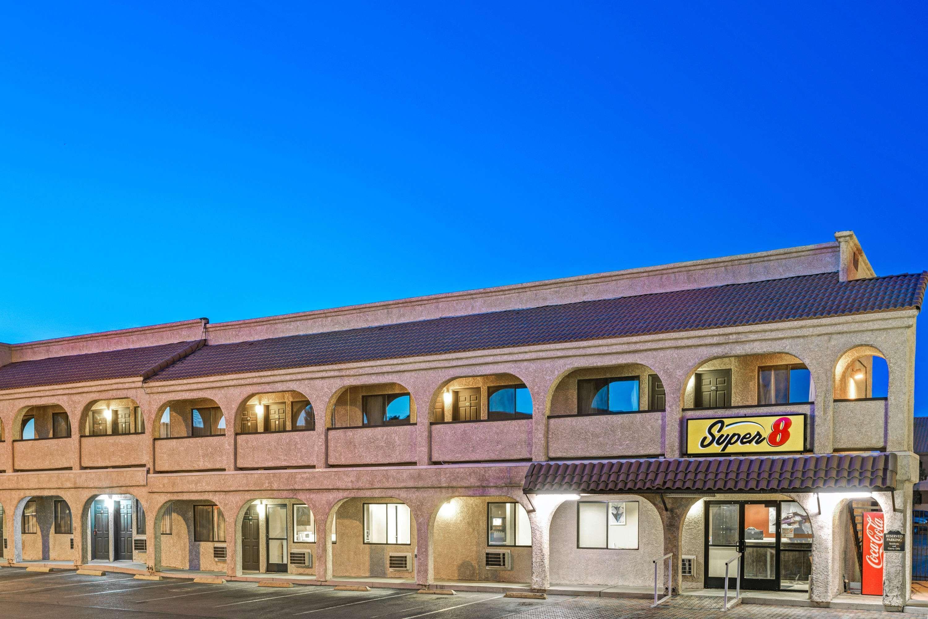 Super 8 By Wyndham Las Vegas Nellis Afb Area Exteriér fotografie